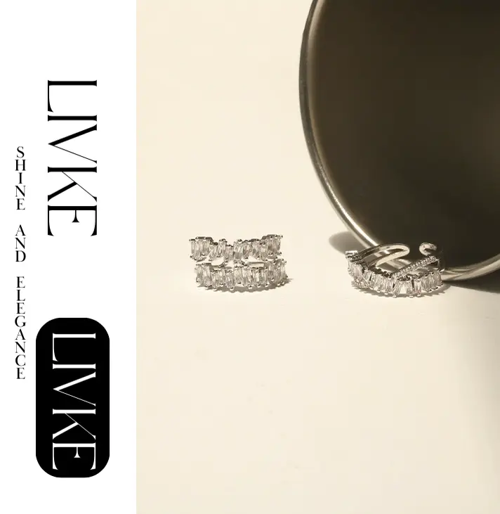 FY’s gold double layer zirconia ring on a hand, styled with a black turtleneck for minimalist everyday elegance